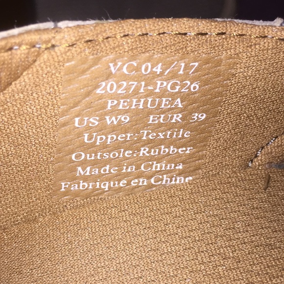 OluKai Pehuea Slip Ons - Picture 3 of 6